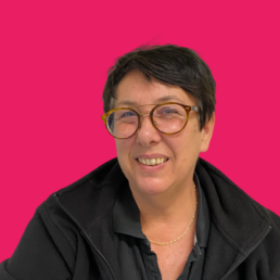 Véronique Brisson opératrice finition chez Publifix Industries